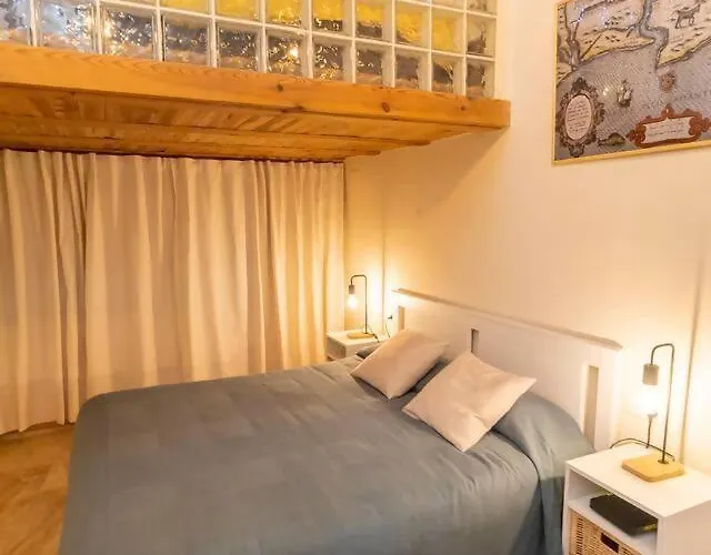 Sh Casa De La Catedral. En El Centro De La Ciudad. * Cádiz